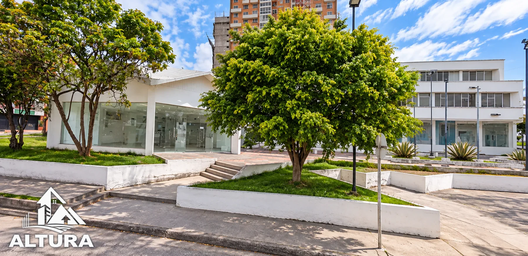 LOCAL COMERCIAL -  SECTOR LAS ACACIAS